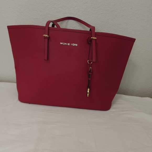 Michael Kors Handbags - Michael Kors Jet Set Travel Dark Pink Large Shoulder Tote Bag